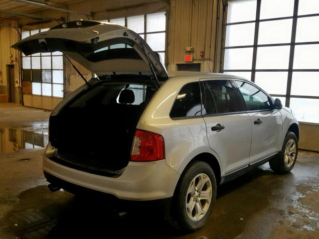 2FMDK4GC8EBB21914 - 2014 FORD EDGE SE SILVER photo 4