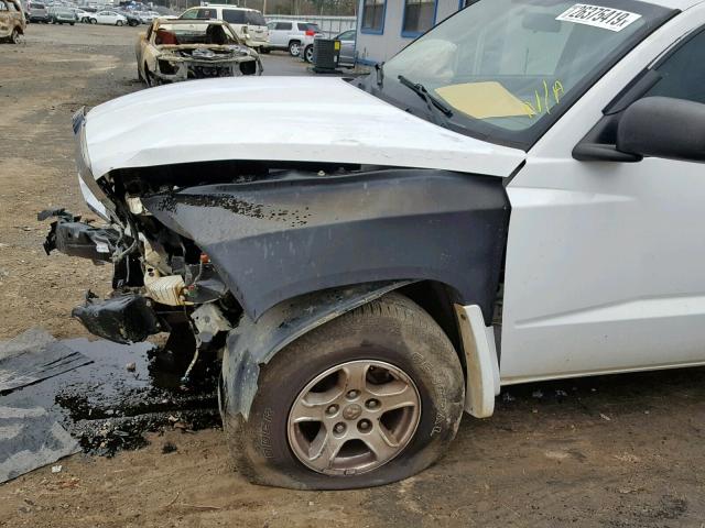 1D7HW48N85S292300 - 2005 DODGE DAKOTA QUA WHITE photo 9