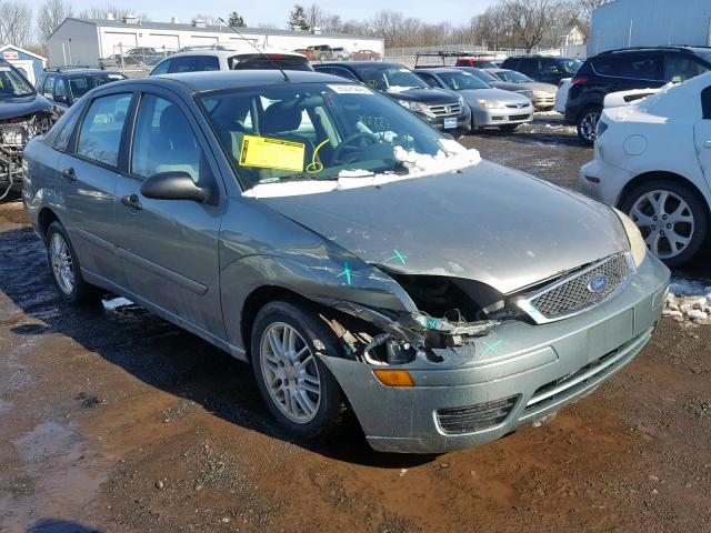 1FAFP34NX5W190624 - 2005 FORD FOCUS ZX4 SILVER photo 1