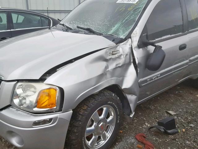 1GKDT13S952388986 - 2005 GMC ENVOY SILVER photo 9