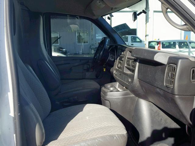 1GCSGAFX4C1106691 - 2012 CHEVROLET EXPRESS G1 WHITE photo 5