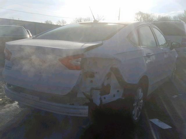 3FA6P0G73GR156638 - 2016 FORD FUSION S WHITE photo 4