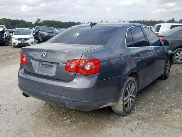 3VWSF71KX6M651784 - 2006 VOLKSWAGEN JETTA 2.5 GRAY photo 4