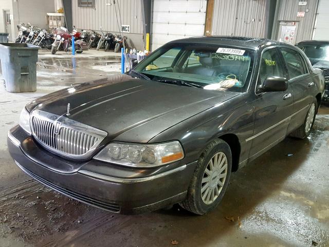 1LNHM81W25Y648078 - 2005 LINCOLN TOWN CAR S BLACK photo 2