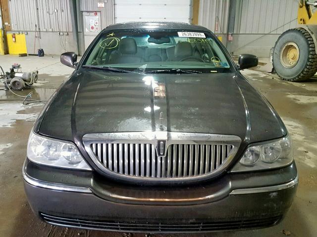 1LNHM81W25Y648078 - 2005 LINCOLN TOWN CAR S BLACK photo 9