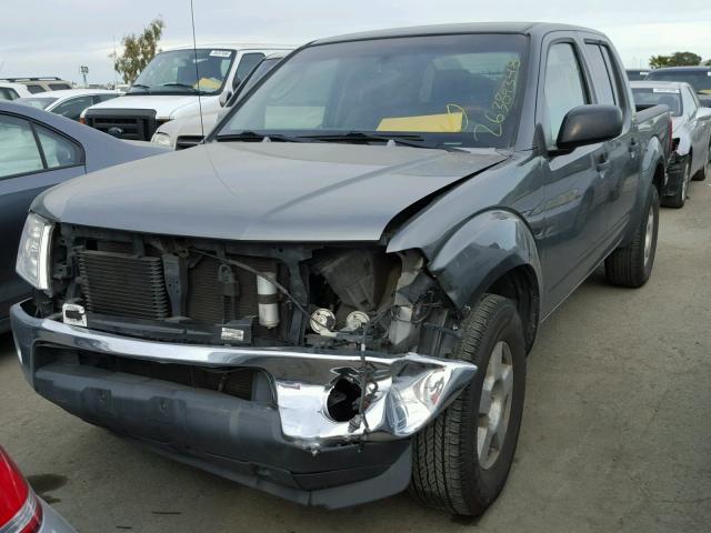 1N6AD07U47C449852 - 2007 NISSAN FRONTIER C GRAY photo 2