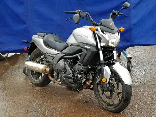 JH2RC6847GK200033 - 2016 HONDA CTX700 ND SILVER photo 1