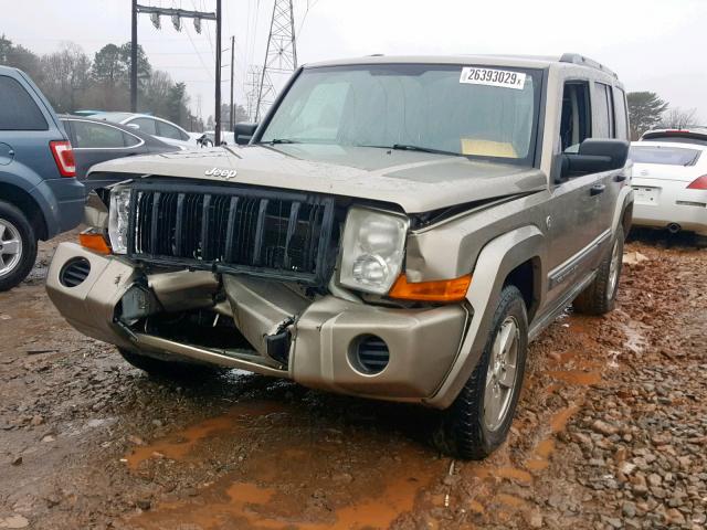 1J8HG48N76C274639 - 2006 JEEP COMMANDER TAN photo 2