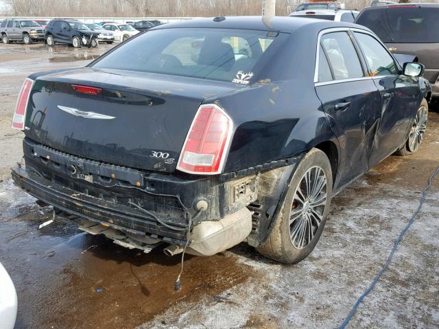 2C3CCAGGXCH170688 - 2012 CHRYSLER 300 V6 BLACK photo 4