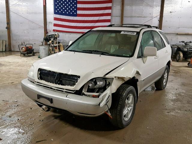 JTJHF10U820241766 - 2002 LEXUS RX 300 WHITE photo 2