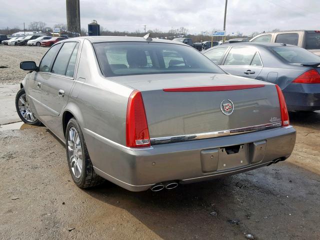 1G6KP5E92AU110618 - 2010 CADILLAC DTS PLATIN GRAY photo 3