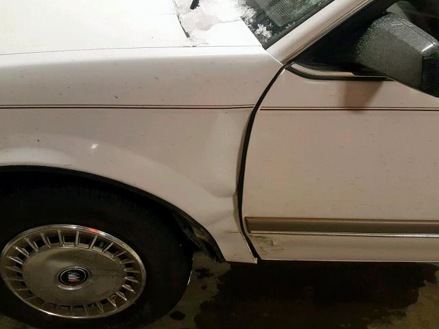 1G4AG55M6S6451714 - 1995 BUICK CENTURY SP WHITE photo 9