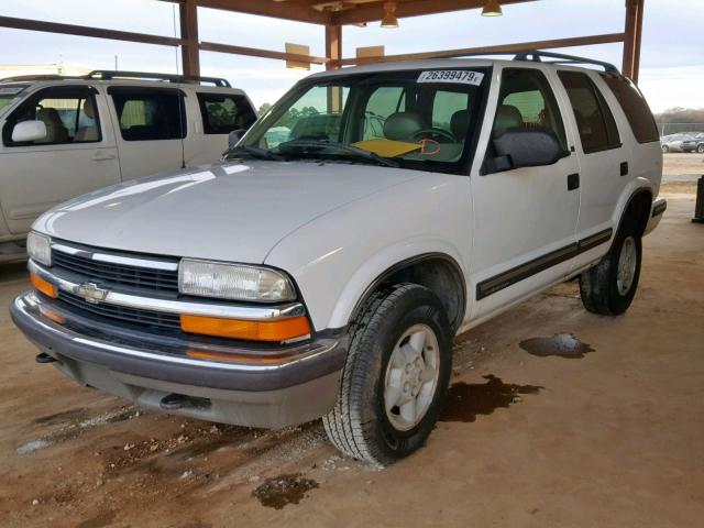 1GNDT13W3X2155503 - 1999 CHEVROLET BLAZER WHITE photo 2