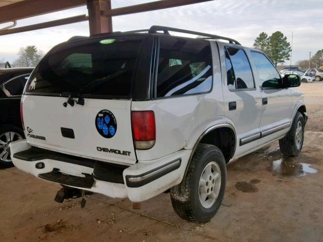 1GNDT13W3X2155503 - 1999 CHEVROLET BLAZER WHITE photo 4