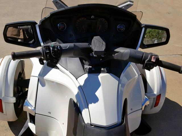 2BXNBDD21FV006284 - 2015 CAN-AM SPYDER ROA WHITE photo 8