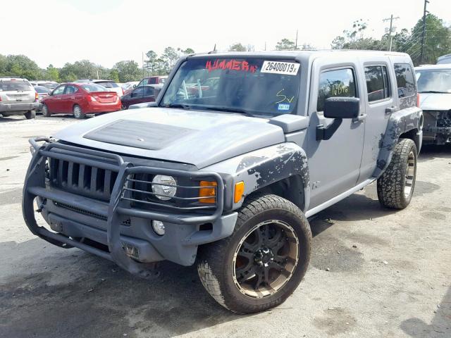 5GTDN136368321266 - 2006 HUMMER H3 GRAY photo 2