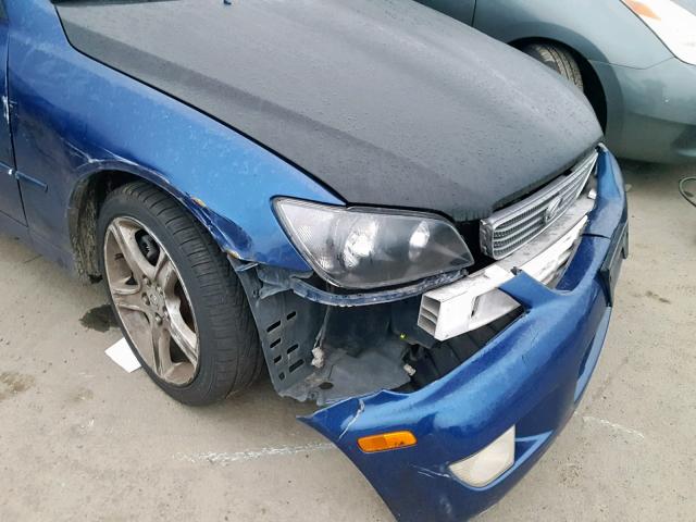 JTHBD182710016074 - 2001 LEXUS IS 300 BLUE photo 9