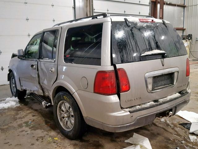 5LMFU28R43LJ33207 - 2003 LINCOLN NAVIGATOR SILVER photo 3