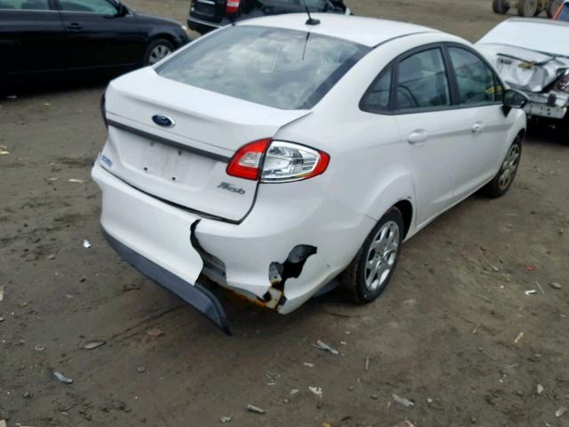 3FADP4AJ6BM147697 - 2011 FORD FIESTA S WHITE photo 4