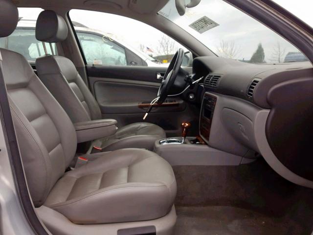 WVWLH63B21E036525 - 2001 VOLKSWAGEN PASSAT GLX Gümüş foto 5