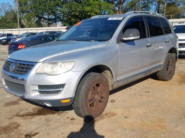 WVGBE77LX8D006973 - 2008 VOLKSWAGEN TOUAREG 2 SILVER photo 2