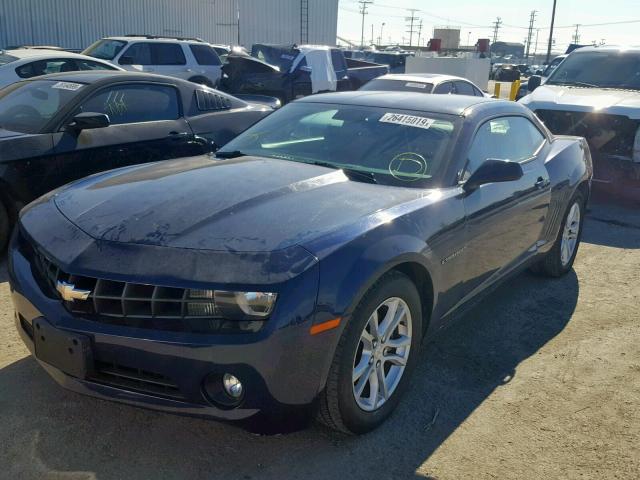 2G1FA1ED0B9133092 - 2011 CHEVROLET CAMARO LS BLUE photo 2