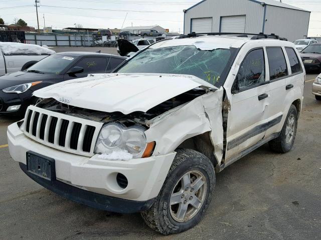 1J4GR48K65C710943 - 2005 JEEP GRAND CHER WHITE photo 2