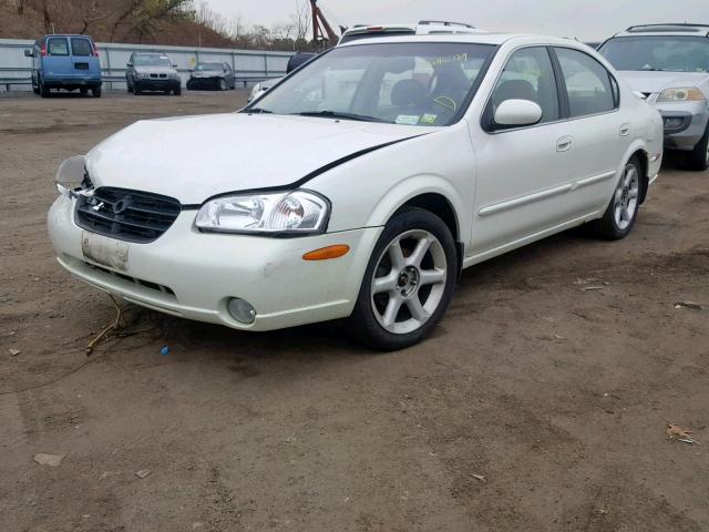 JN1CA31A51T310926 - 2001 NISSAN MAXIMA GXE WHITE photo 2