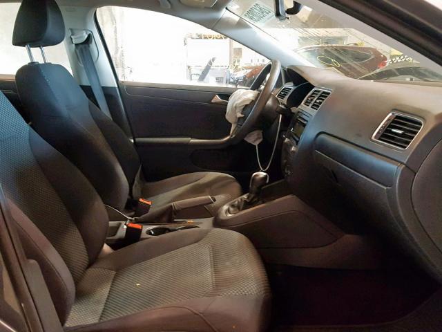 3VW2K7AJ9BM390127 - 2011 VOLKSWAGEN JETTA BASE 灰色 照片 5