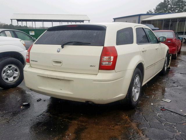 2D4FV47V16H172615 - 2006 DODGE MAGNUM SXT WHITE photo 4