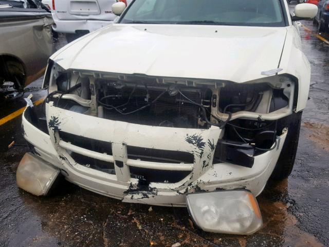 2D4FV47V16H172615 - 2006 DODGE MAGNUM SXT WHITE photo 9