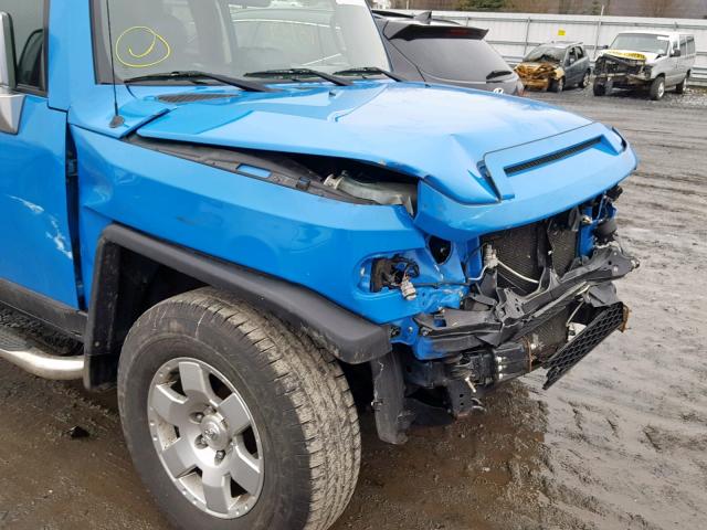 JTEBU11F070028974 - 2007 TOYOTA FJ CRUISER BLUE photo 9