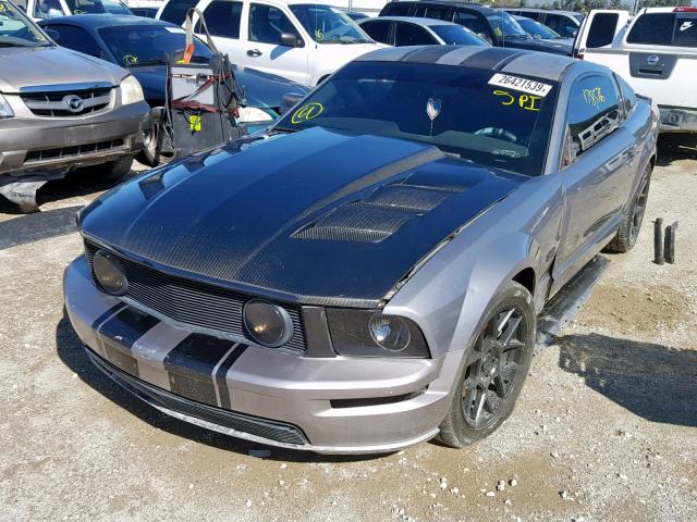 1ZVHT82H675227540 - 2007 FORD MUSTANG GT GRAY photo 2