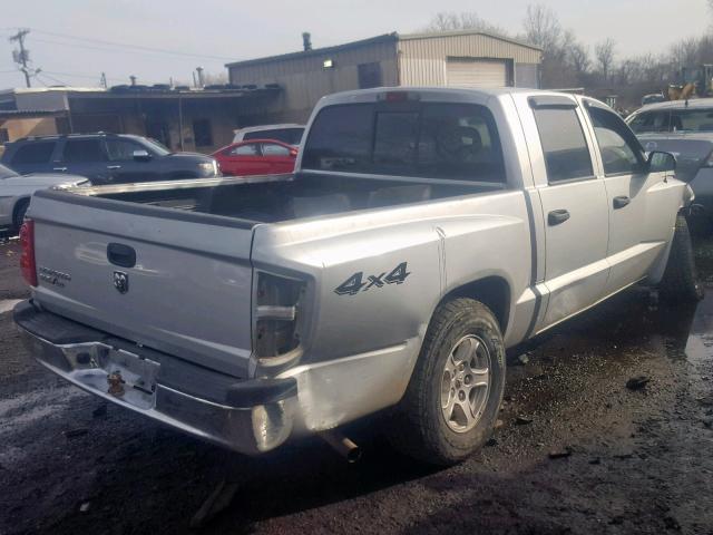 1D7HW48K46S541635 - 2006 DODGE DAKOTA QUA SILVER photo 4