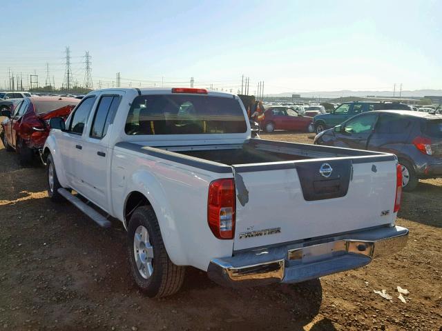 1N6AD09U47C406366 - 2007 NISSAN FRONTIER C WHITE photo 3