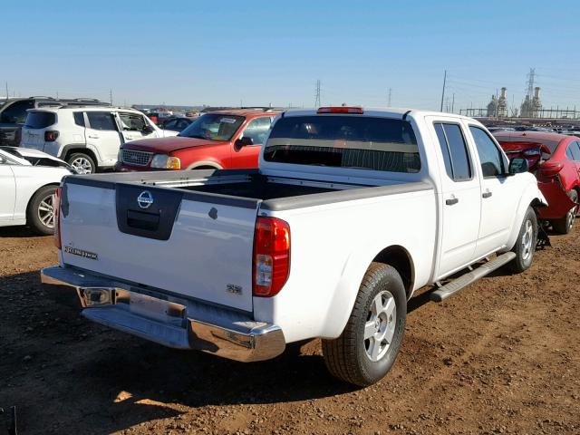 1N6AD09U47C406366 - 2007 NISSAN FRONTIER C WHITE photo 4