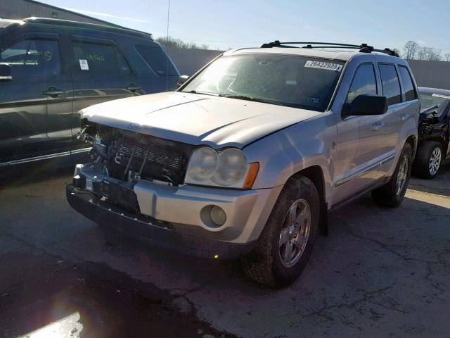 1J8HR58N06C132617 - 2006 JEEP GRAND CHER SILVER photo 2