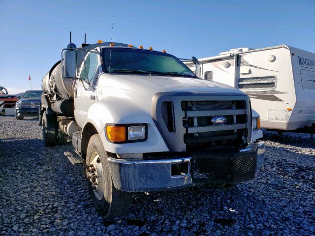 3FRXF75N36V251916 - 2006 FORD F750 SUPER WHITE photo 1