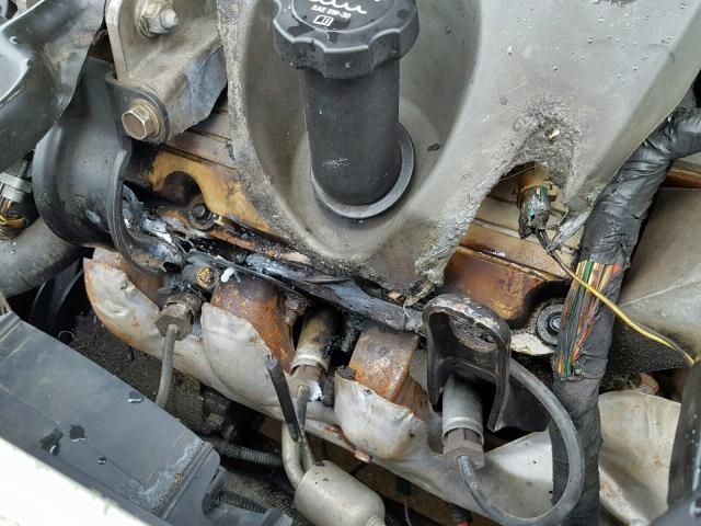 2G2WP552881102972 - 2008 PONTIAC GRAND PRIX SILVER photo 9