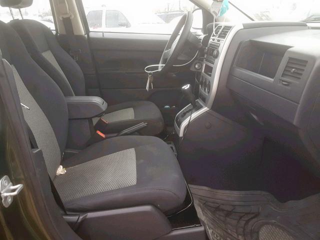 1J8FF47W68D714495 - 2008 JEEP COMPASS SP მწვანე ფოტო 5