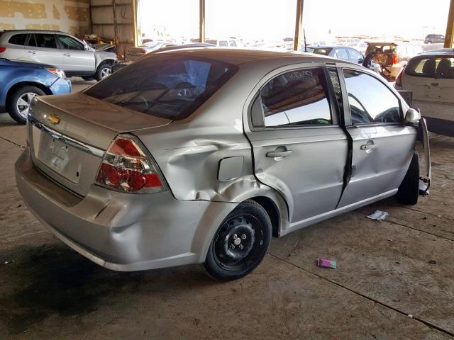 KL1TD56E49B370085 - 2009 CHEVROLET AVEO LS SILVER photo 4