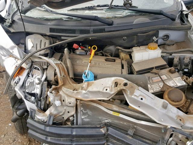 KL1TD56E49B370085 - 2009 CHEVROLET AVEO LS SILVER photo 7