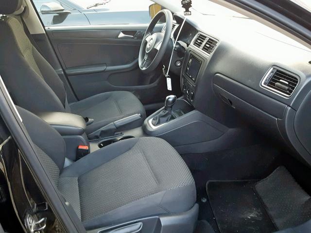 3VW2K7AJ4EM415519 - 2014 VOLKSWAGEN JETTA BASE BLACK photo 5