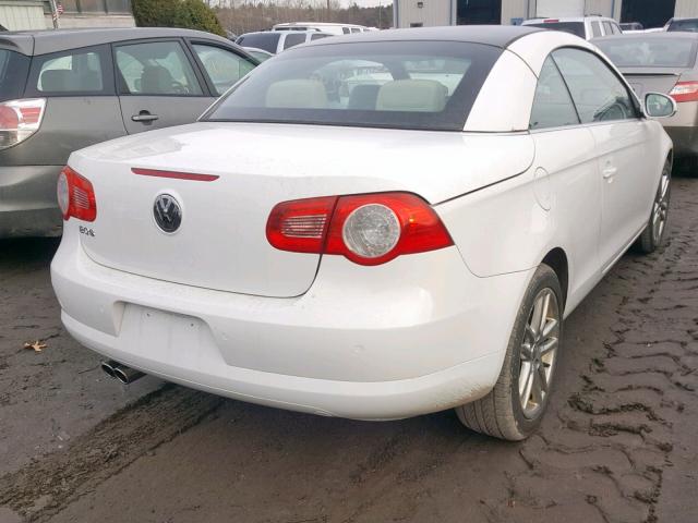 WVWFA71F88V015542 - 2008 VOLKSWAGEN EOS LUX WHITE photo 4