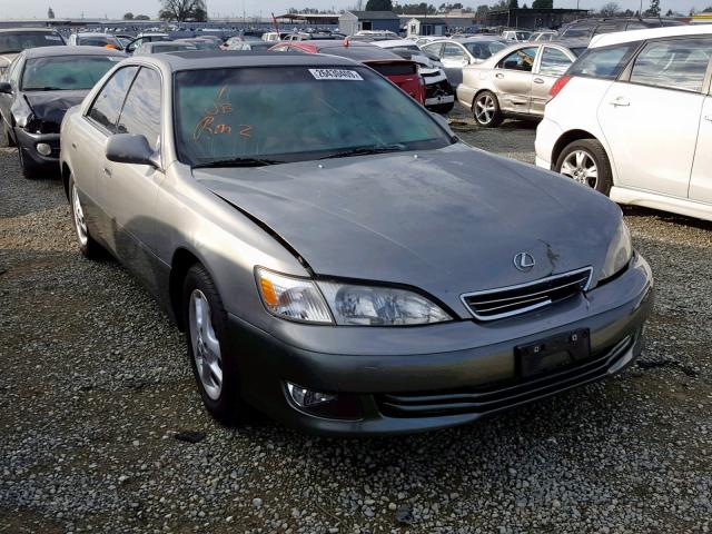 JT8BF28G5Y5079022 - 2000 LEXUS ES 300 GREEN photo 1