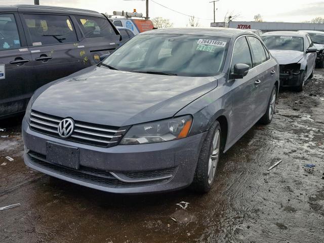 1VWBH7A35DC112815 - 2013 VOLKSWAGEN PASSAT SE GRAY photo 2