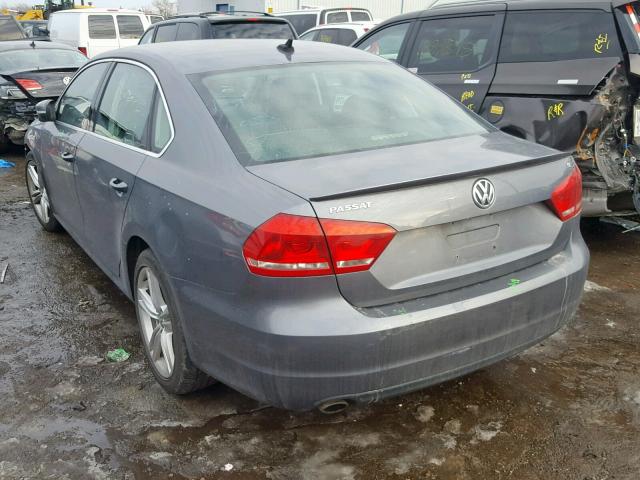 1VWBH7A35DC112815 - 2013 VOLKSWAGEN PASSAT SE GRAY photo 3