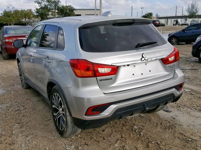 JA4AP3AW6JU000724 - 2018 MITSUBISHI OUTLANDER GRAY photo 3