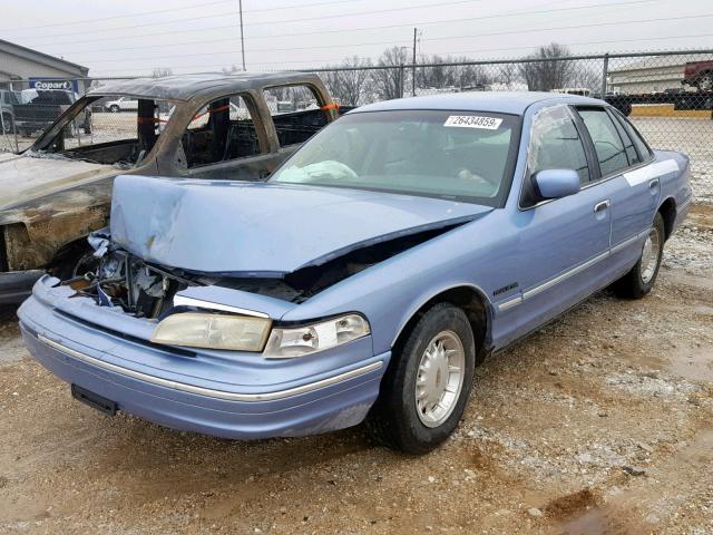 2FALP74W7SX113938 - 1995 FORD CROWN VICT BLUE photo 2