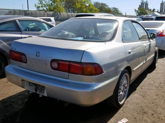 JH4DB7658VS002998 - 1997 ACURA INTEGRA LS SILVER photo 4